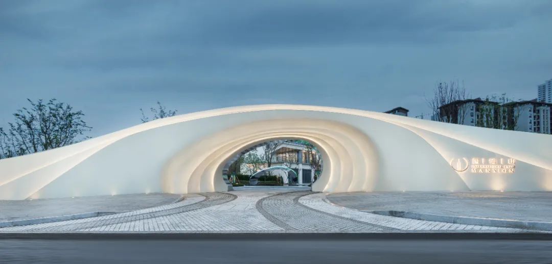 从十里蓝山到国博山，深耕13载与重庆共“未来”