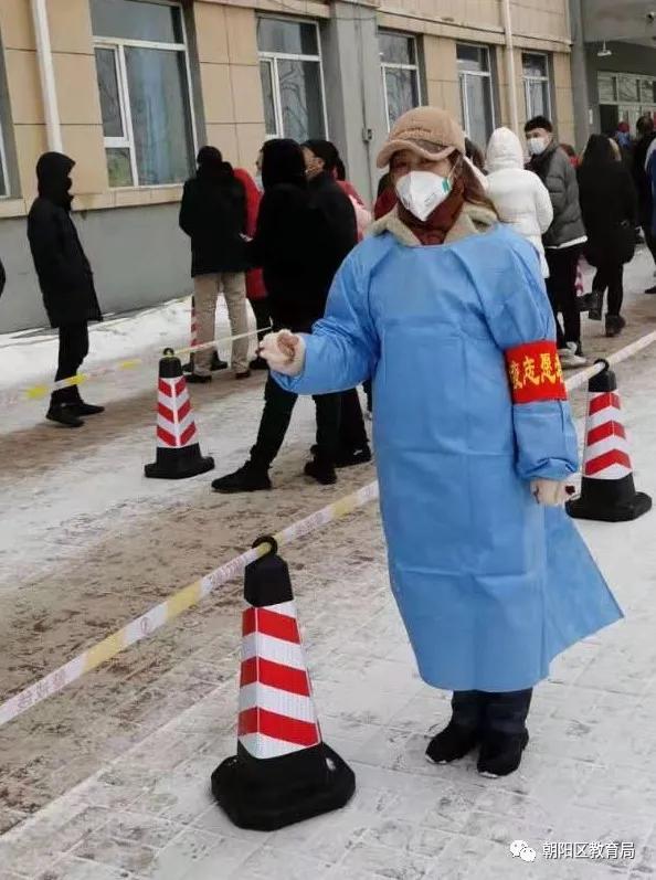 讲述教育小故事传递教育正能量——长春朝阳区教育系统志愿者在检测现场