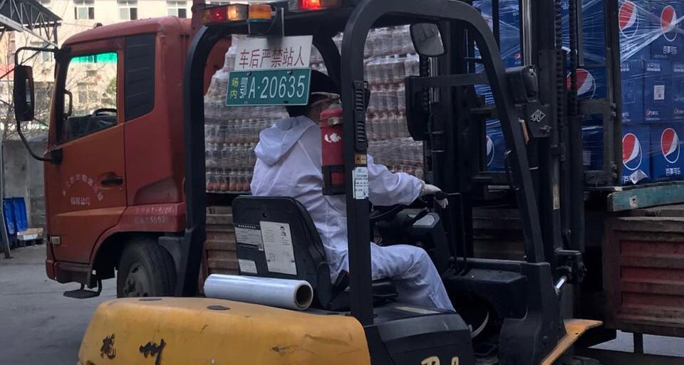 “办法总比困难多！”90后“商超人”坚守保供一线不退缩