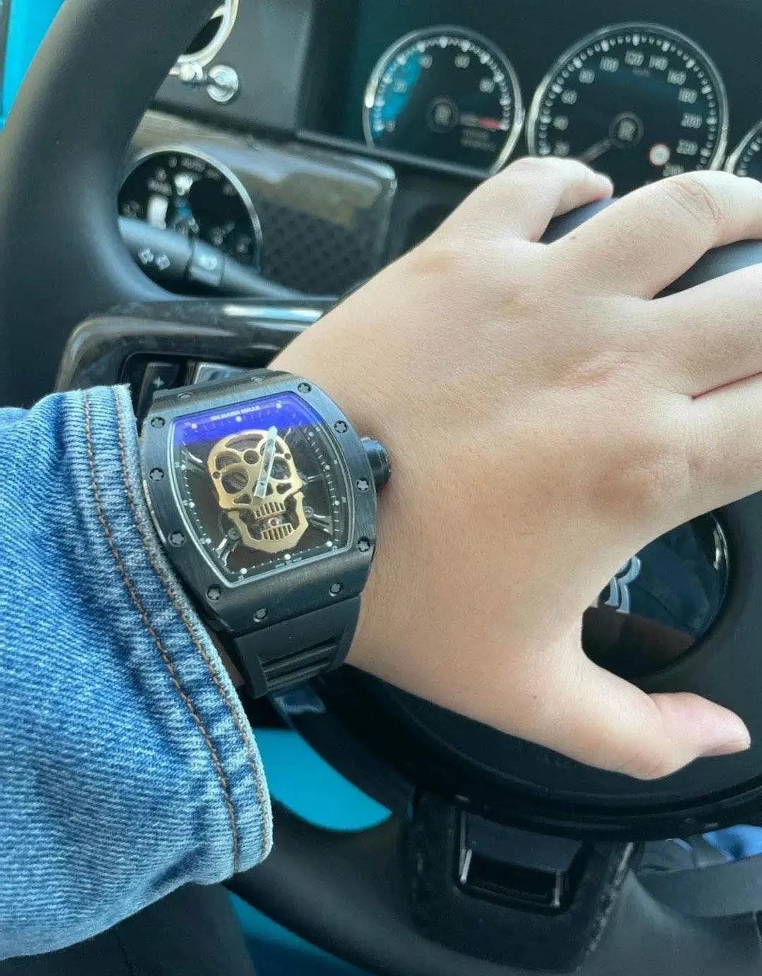 晚晚林瀚劳斯莱斯宣传片原视频,晚晚和林瀚劳斯莱斯代言视频