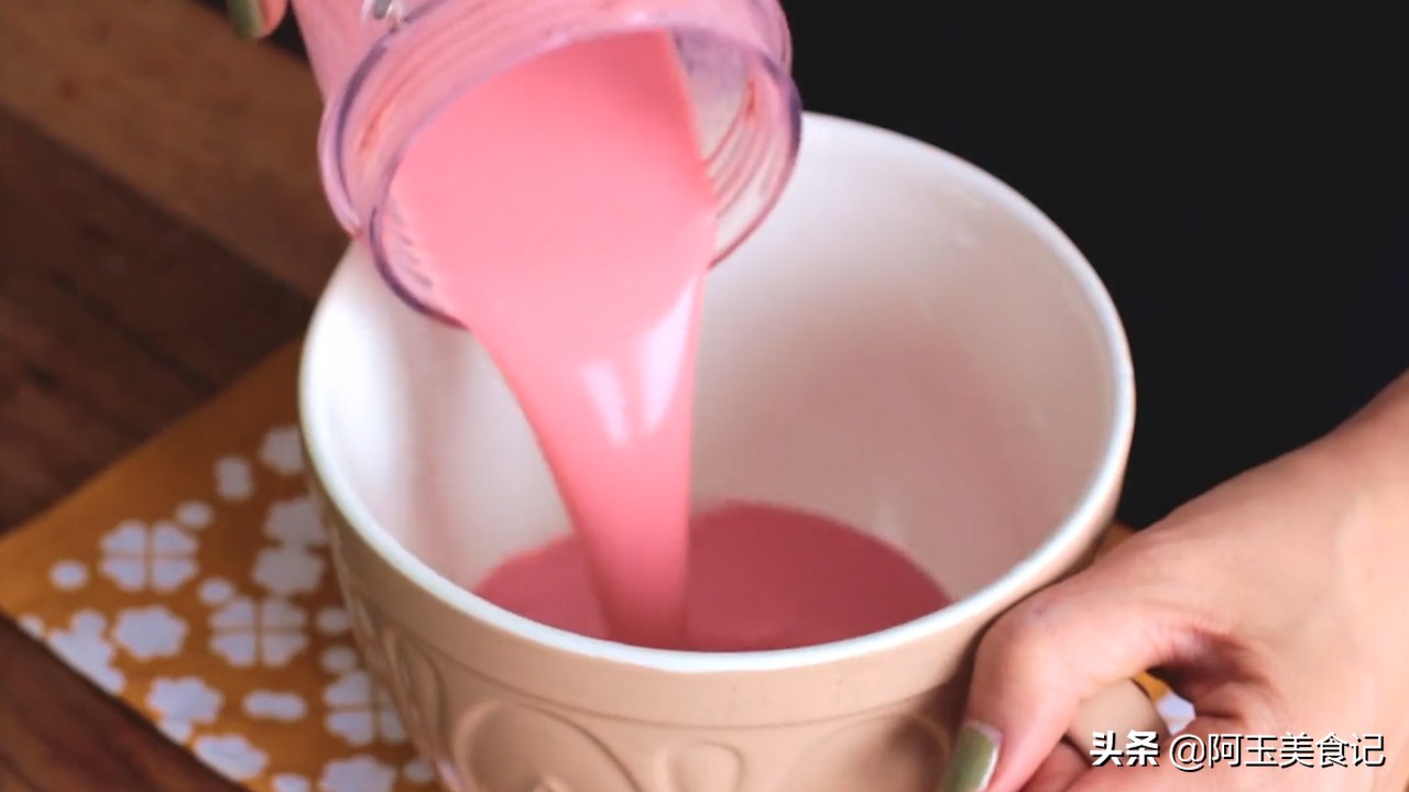 淡奶油和面粉做蛋糕视频,奶油蛋糕用什么面粉做好吃