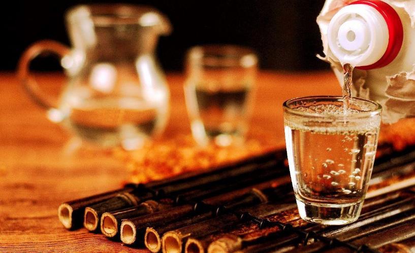 跟茅台媲美的贵州白酒,贵州当地和茅台差不多的白酒