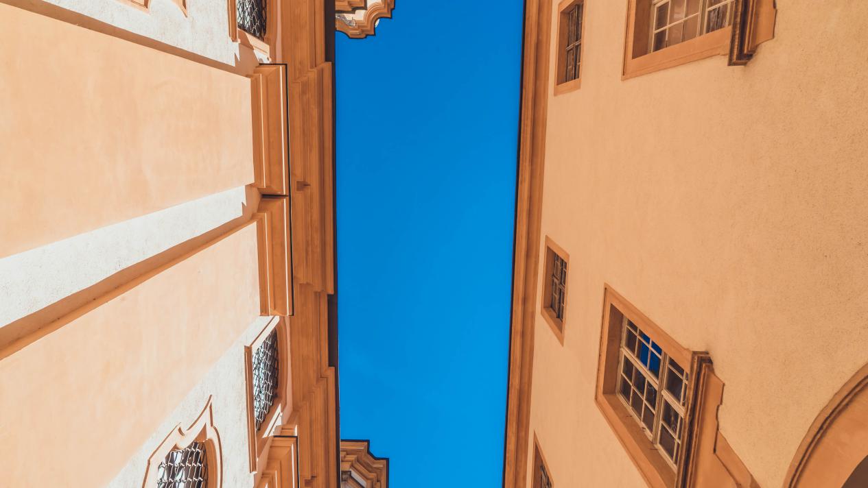 世界上最大的女性修道院,世界上第一座修道院是谁建立的