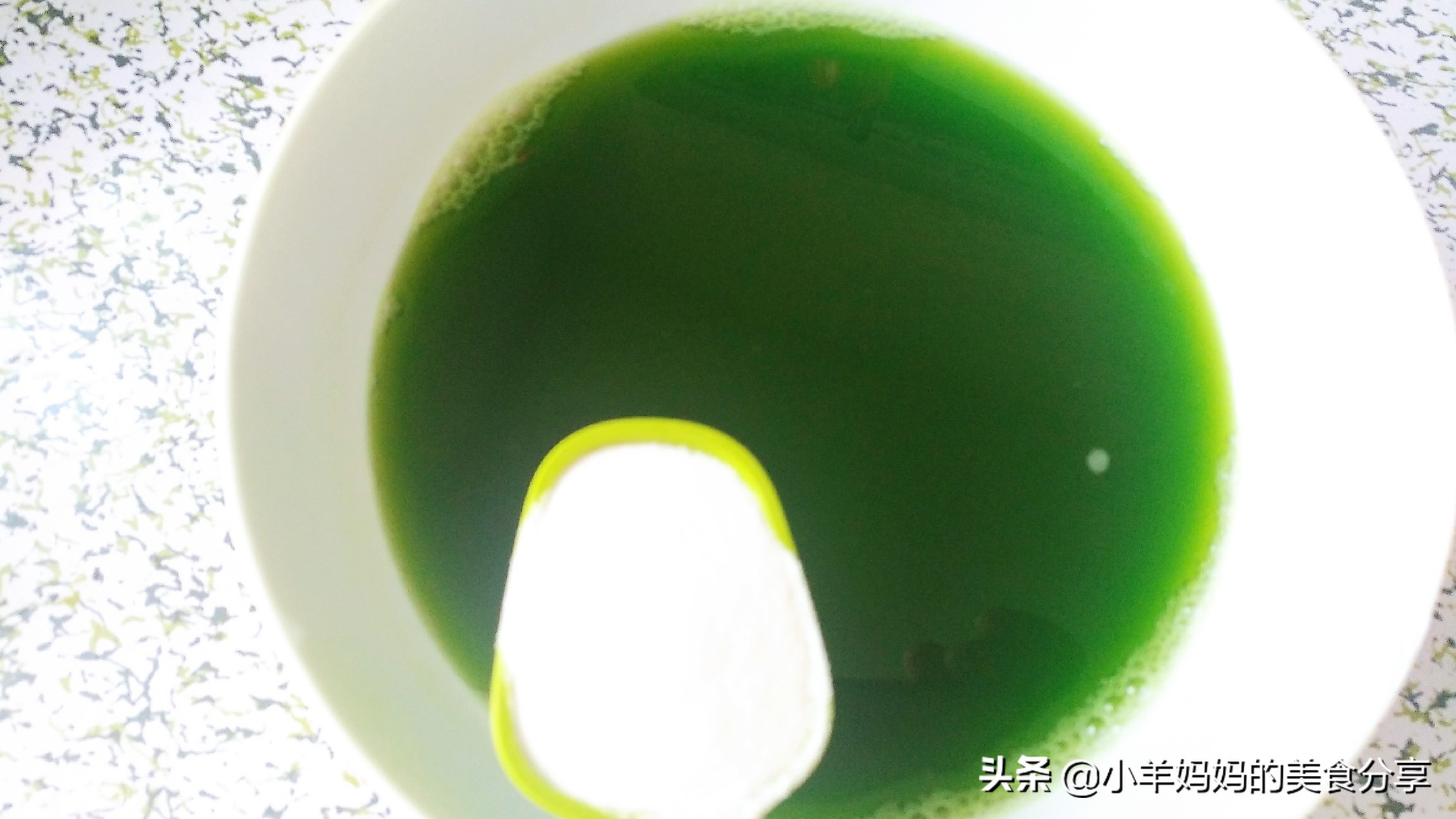 怎么在家做火龙果白凉粉,苹果凉粉火龙果凉粉