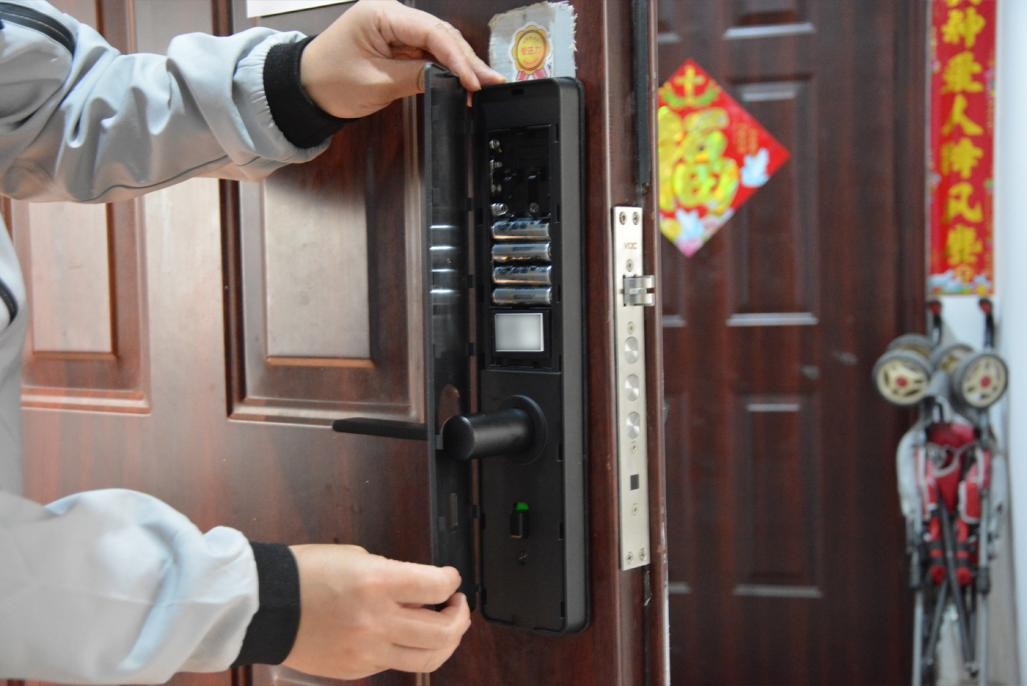 voc智能门锁x6安装教程,荣耀voc智能锁