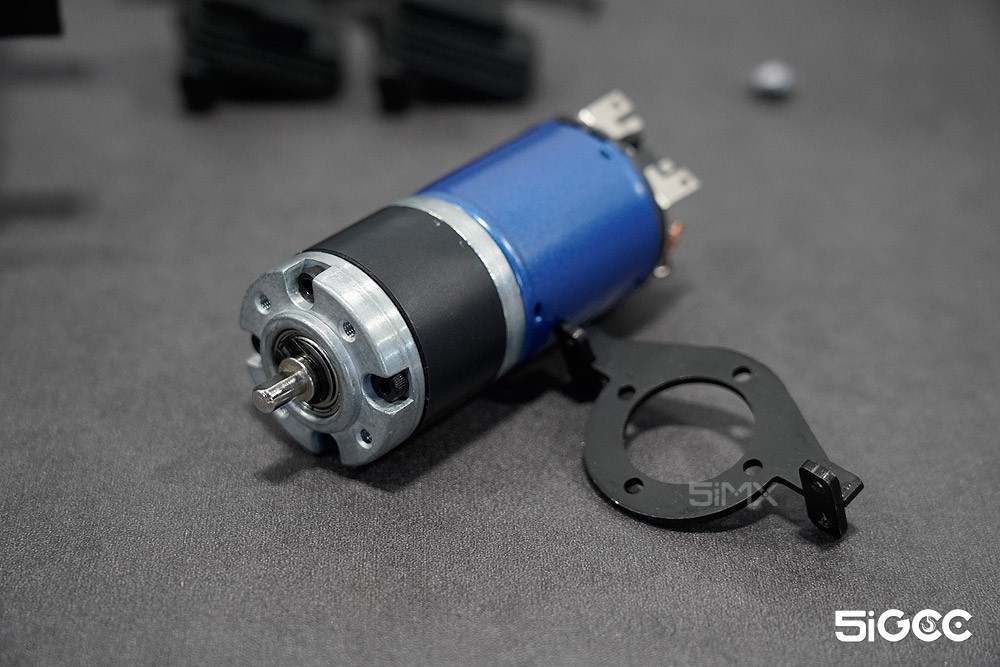 组装f2000拖头,组装f2000卡车模型