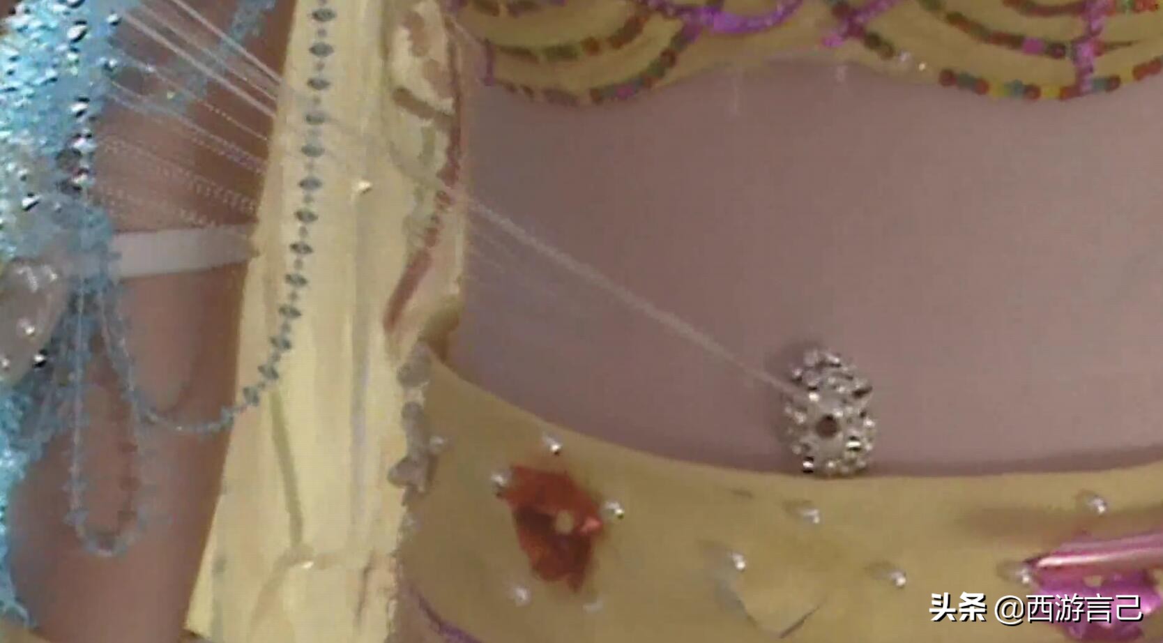 八戒对蜘蛛精说了啥,猪八戒看见蜘蛛精口水流一地