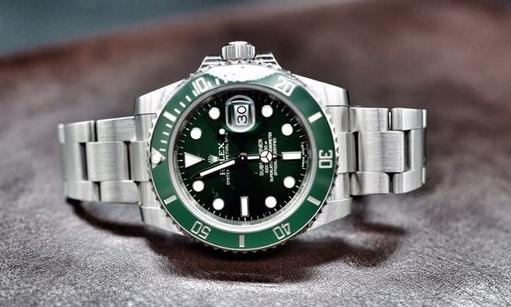 几百块的绿水鬼西铁城机芯,30岁男人戴西铁城