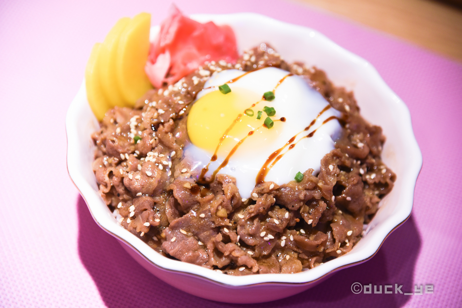 厦门镇邦路上粉嫩日式小店，店名让人忘不了，创意日式盖饭超赞