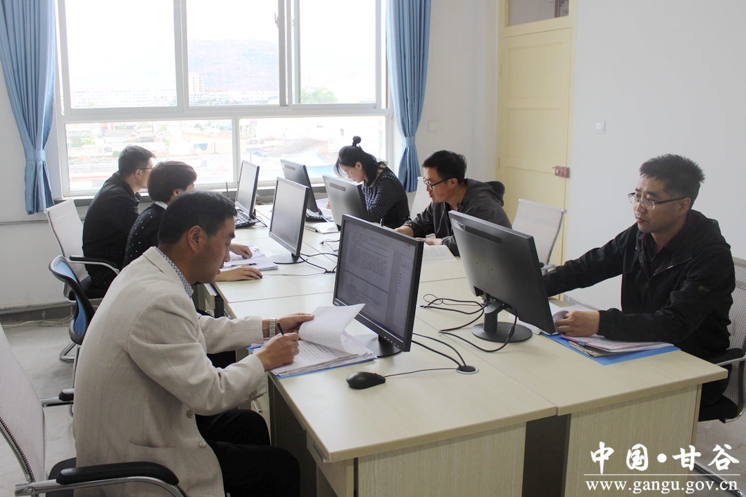 全力办好家门口学校,甘肃省甘谷县康庄中学校长张光亭