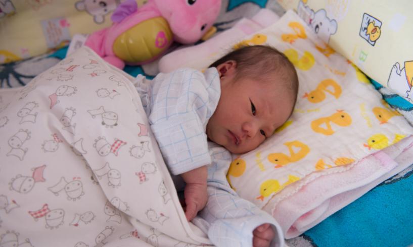 如何区分宝宝是饿了还是需要安慰,宝宝饿了怎么才能听懂