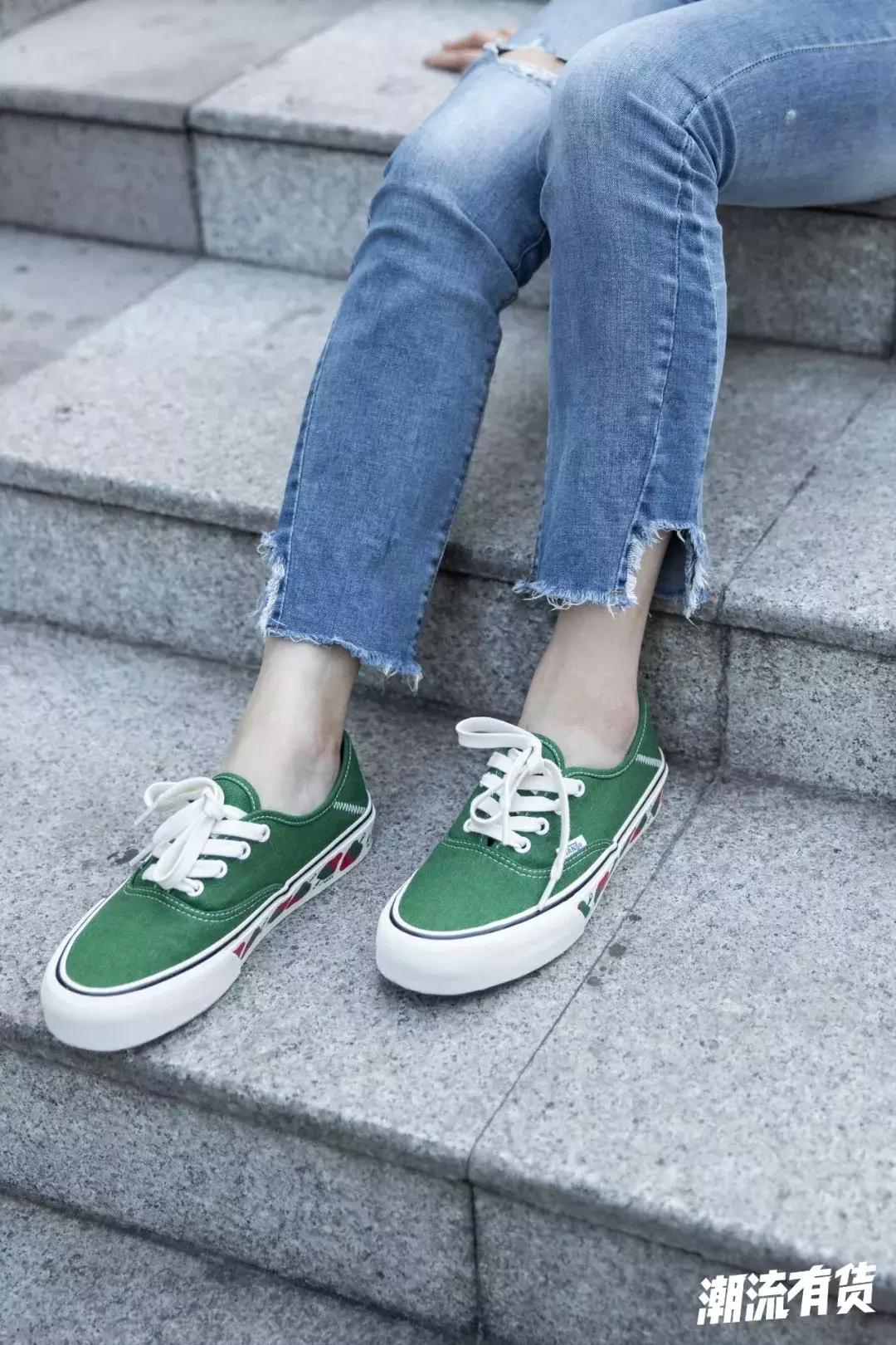 vans小草莓,vans小草莓长恤