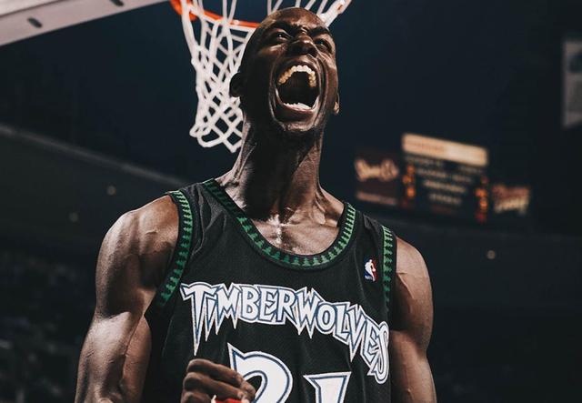 卡尔马龙和加内特谁的地位高,理性讨论谁的历史地位更高