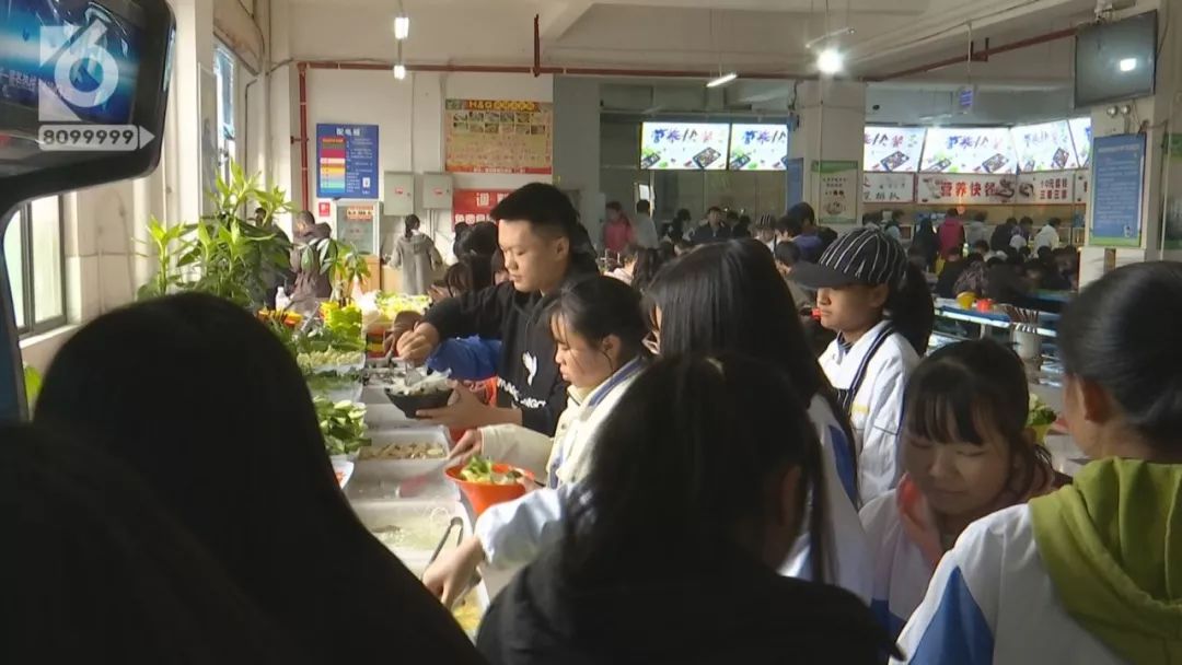 食堂4元成本的小火锅,小火锅一个人吃10元