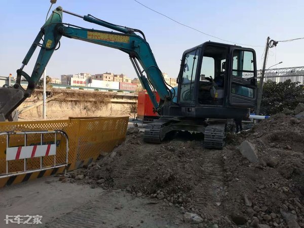 蓝牌福田国六自卸车最新款,福田3.8米二手自卸车蓝牌