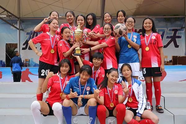 怀揣中国足球梦汗洒校园绿荫场——西昌市第九届中小学生足球赛圆满收官