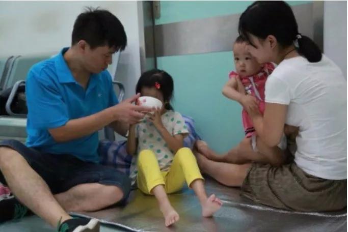 重生的喜悦|罕见病姐妹花救助近三年，冬日温暖回归探班9958