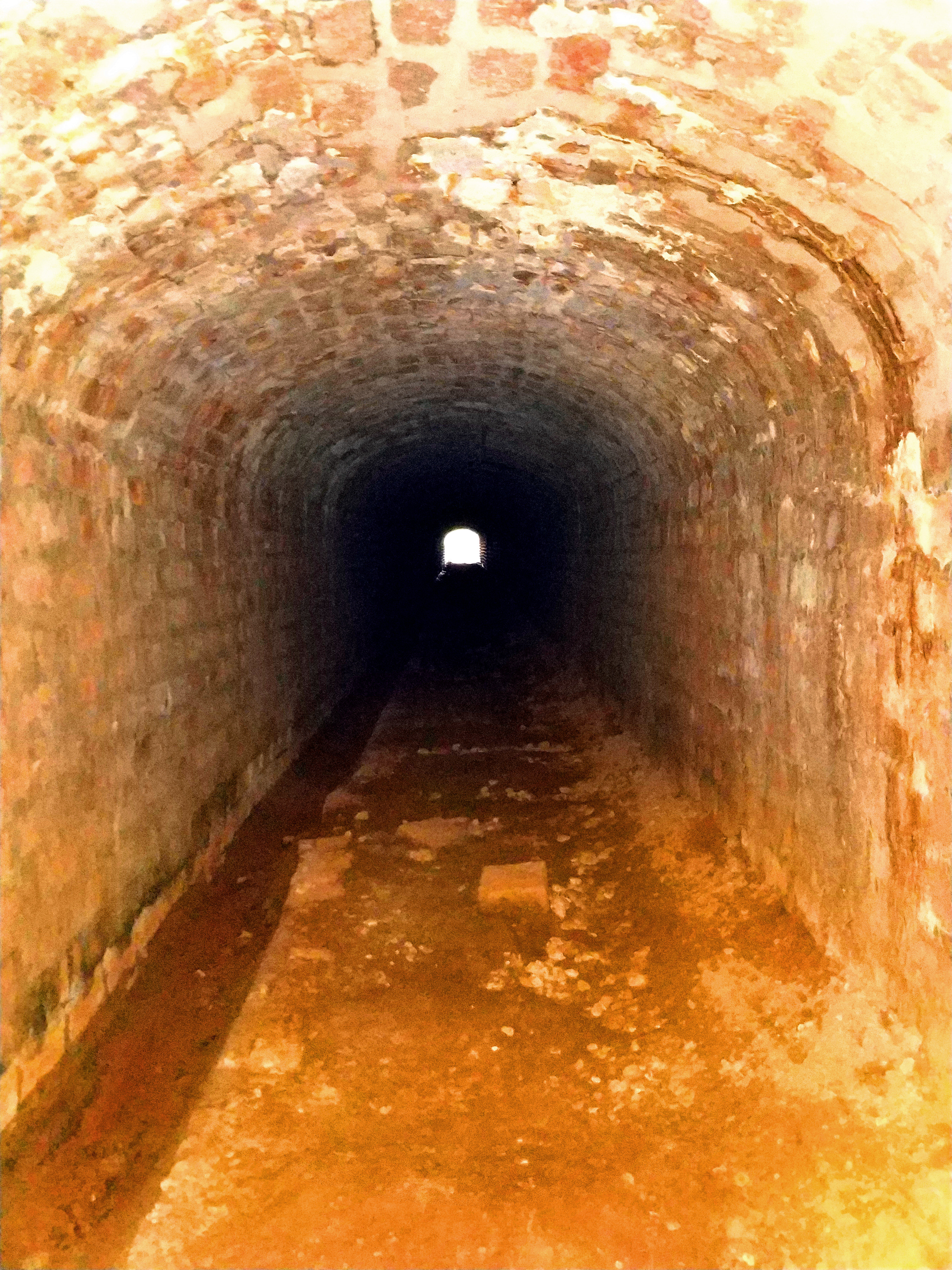 苏州哪座山可以探洞,苏州唯一的一个山洞