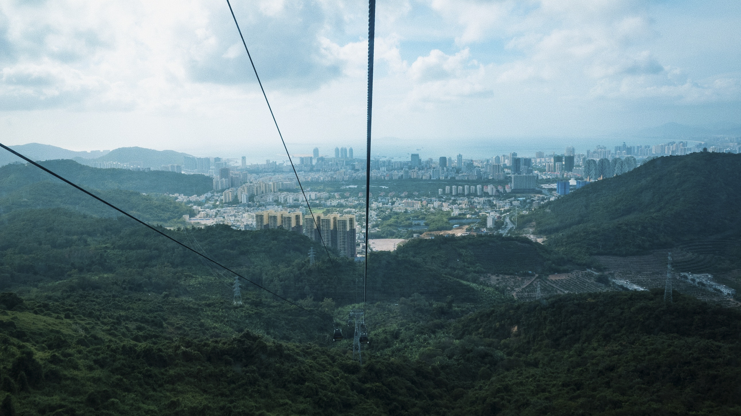 三亚山顶观景台观景,海南最长缆车
