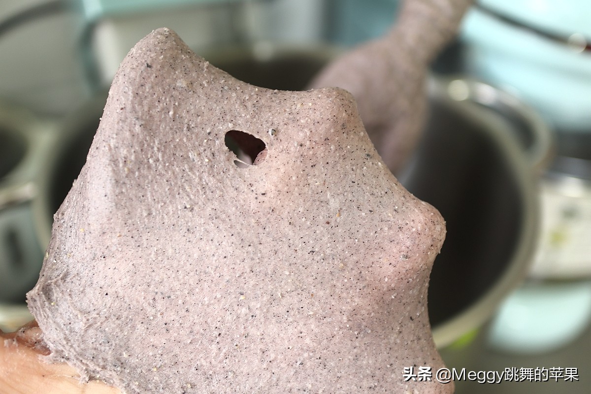 天热吃这种面包，烤1炉吃2天，黑米软欧中加这料，儿子直夸好吃