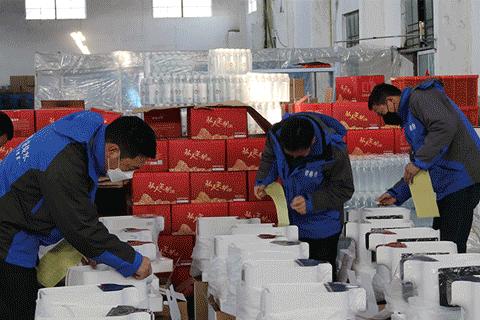 抗击疫情全民齐参与,抗击疫情全民总动员