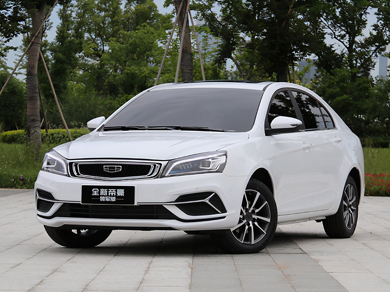 荣威和mg怎么选,谁才是家用纯电suv王者