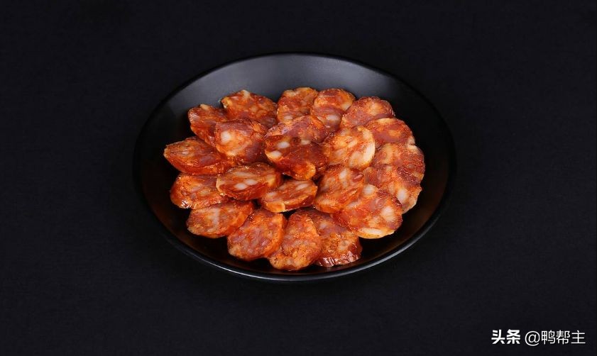 做腊肠放什么调料才好吃,做腊肠用的调料和肠衣