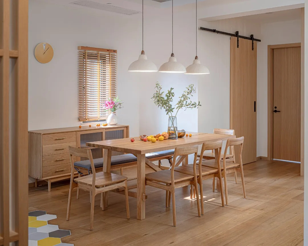 定制衣柜和成品柜哪个实惠好用,定制柜子和成品柜体哪个好