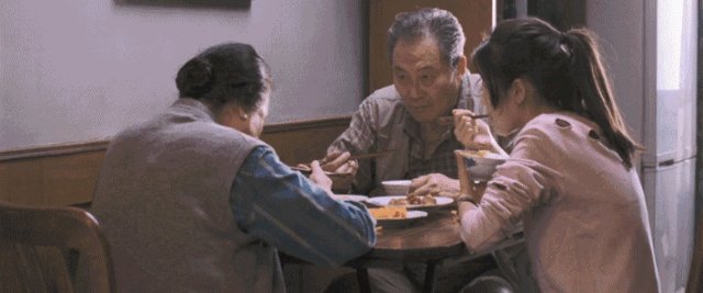 被父母伤害自尊,被父母伤害了还要孝顺吗