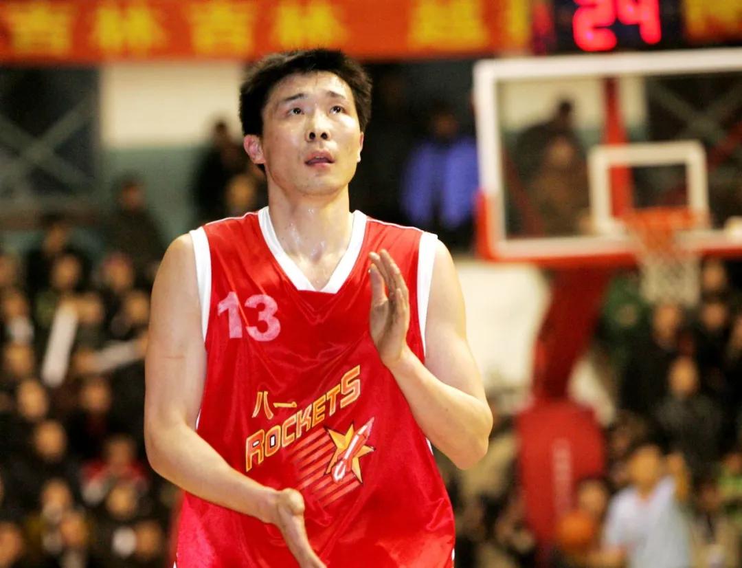 打球不要命！右胯撕裂性骨折十天就回归！要论中国最强3D他够资格