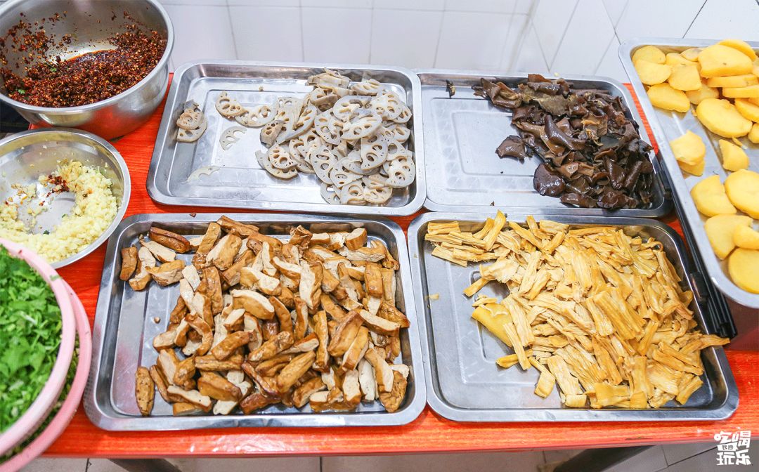 德雅路特色美食,德雅路上有什么好吃的