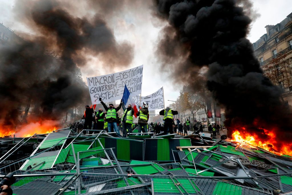 马克龙对法国骚乱的态度,法国50年来最严重骚乱的视频