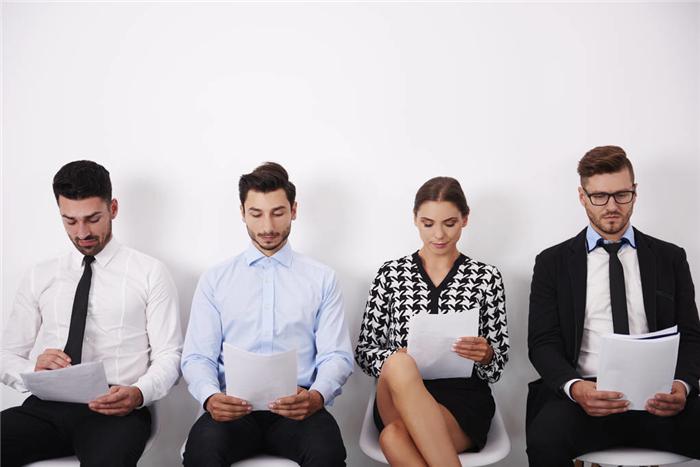 面试官一根针掉进大海怎么办,面试官将牛奶倒进大海怎么拿回来