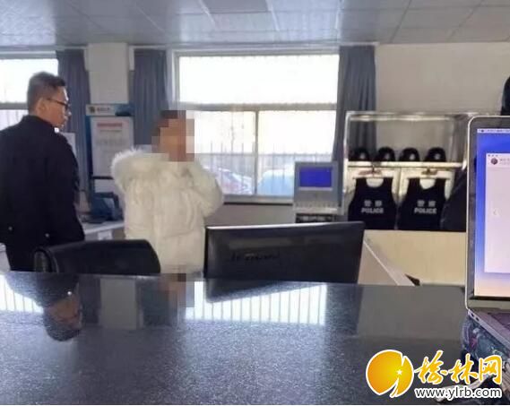 外卖小哥接奇怪订单救回一条人命,外卖小哥误以为自己遇险秒报警