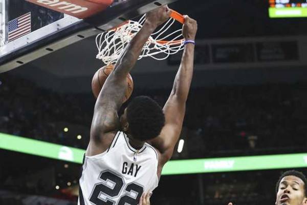 椴佽开鐩栦紛鑷傚睍澶氬皯,椹埡鐨勯瞾杩洊浼婂澶т簡