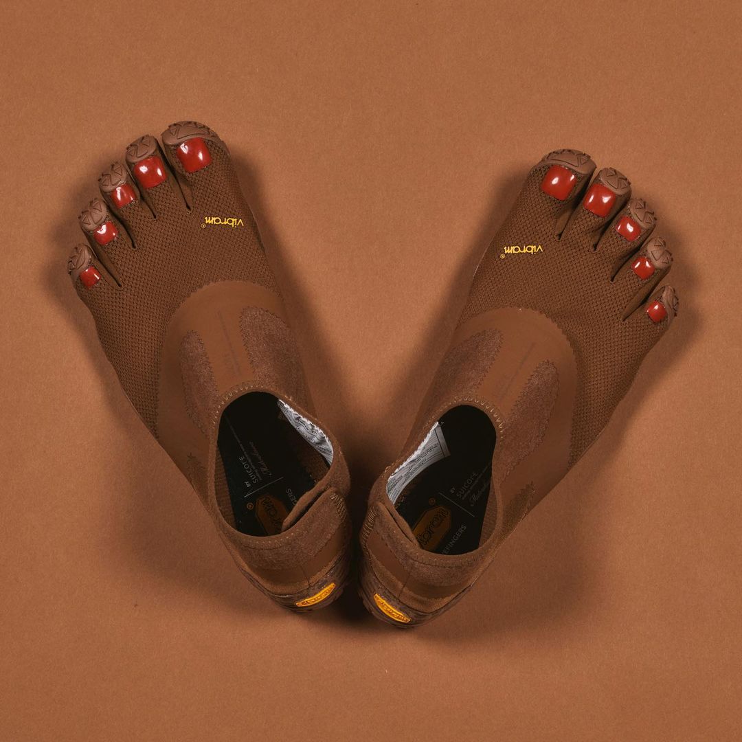 好闹～日本推肤色《五趾鞋》乍看以为「光脚丫」上街还擦指甲油呐