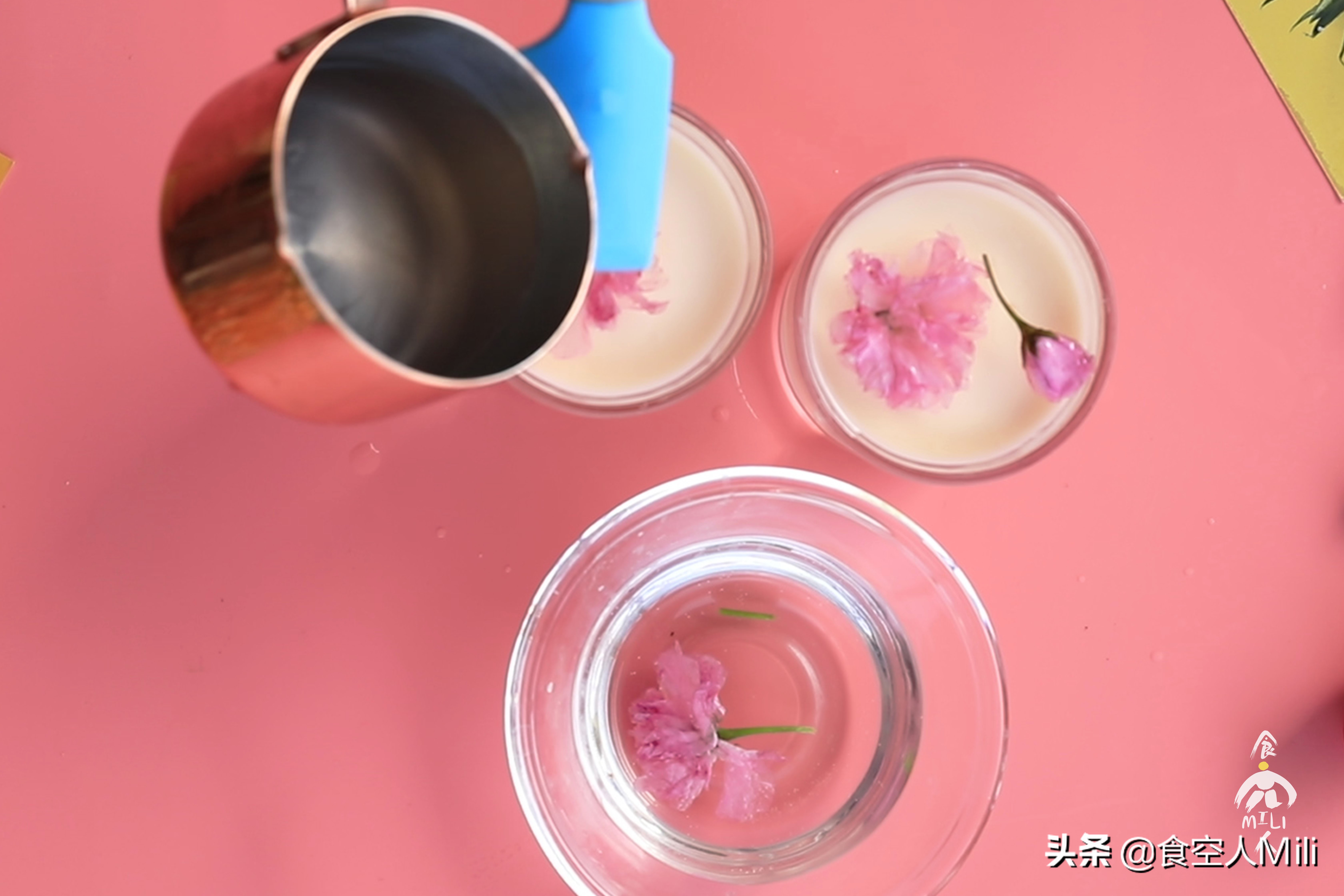 最火的樱花果冻甜品,超醇滑芝士布丁