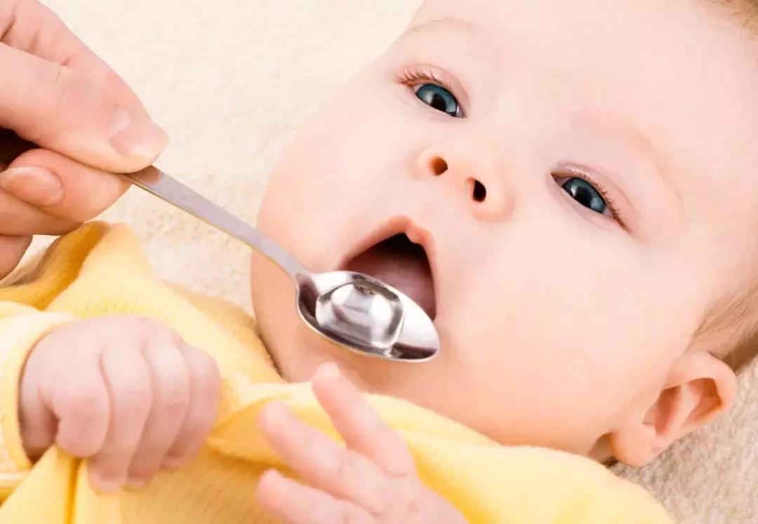 春季孩子呕吐腹泻是什么原因,春季腹泻吃什么食物好得快