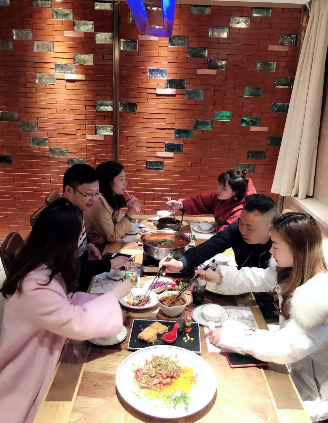 绵阳耗资千万三层独栋KTV里面,藏了一家下午茶!