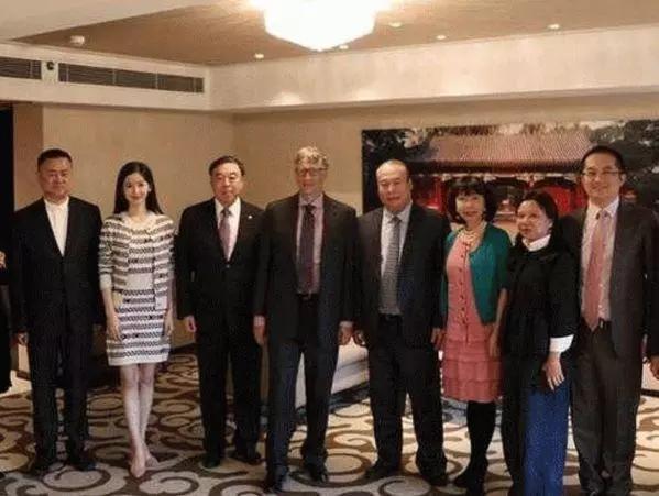 副业月入1万30万的斜杠青年,斜杠青年能赚钱吗