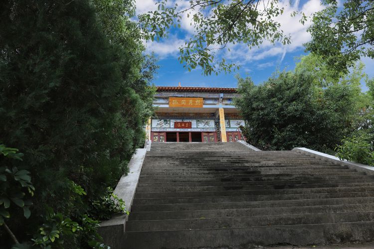 抚仙湖孤山上有什么景点,抚仙湖里的小岛