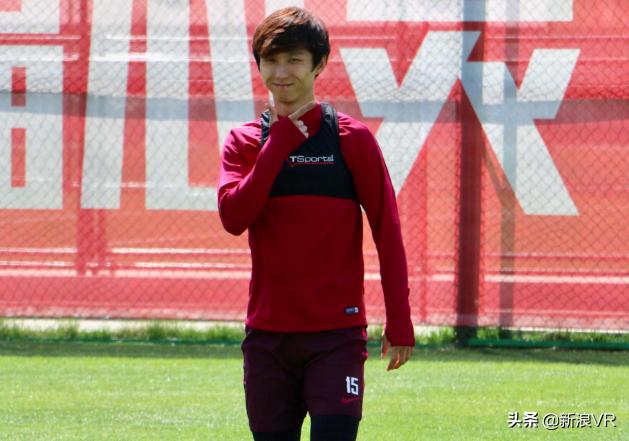 尹鸿博国足,尹鸿博小号独奏歌声与微笑