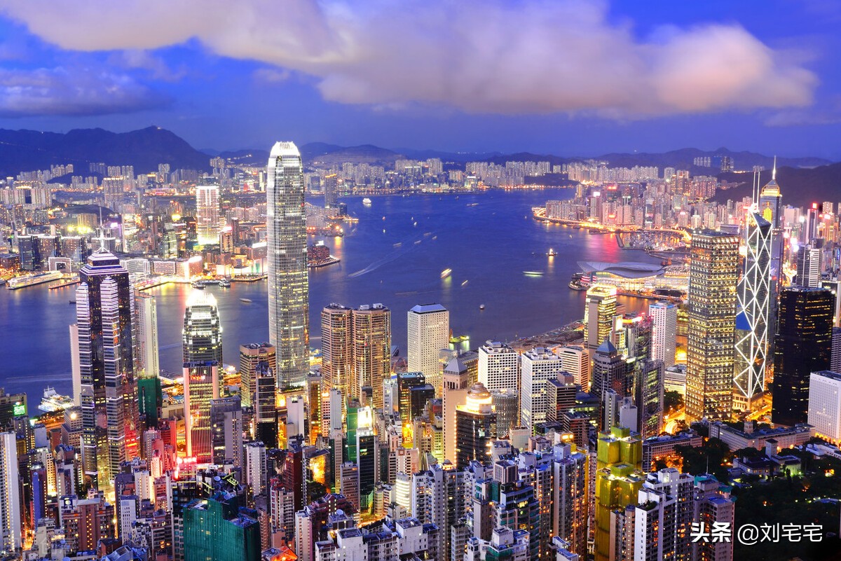 “文二代”马家辉：如何从“文坛梁朝伟”，沦为“贱嘴评论员”？