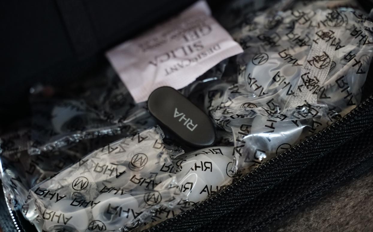 世界顶尖入耳式耳机,入耳式平价监听耳机测评