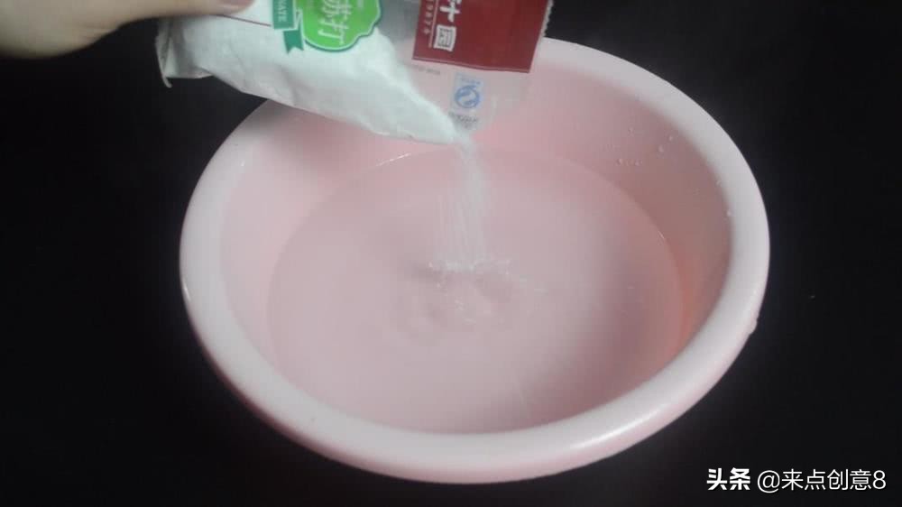 梳子上挤牙膏有什么用途,牙膏在梳子上的作用与功效