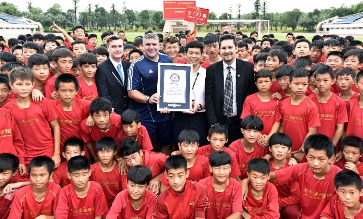 恒大足校新闻头条,恒大足校专访