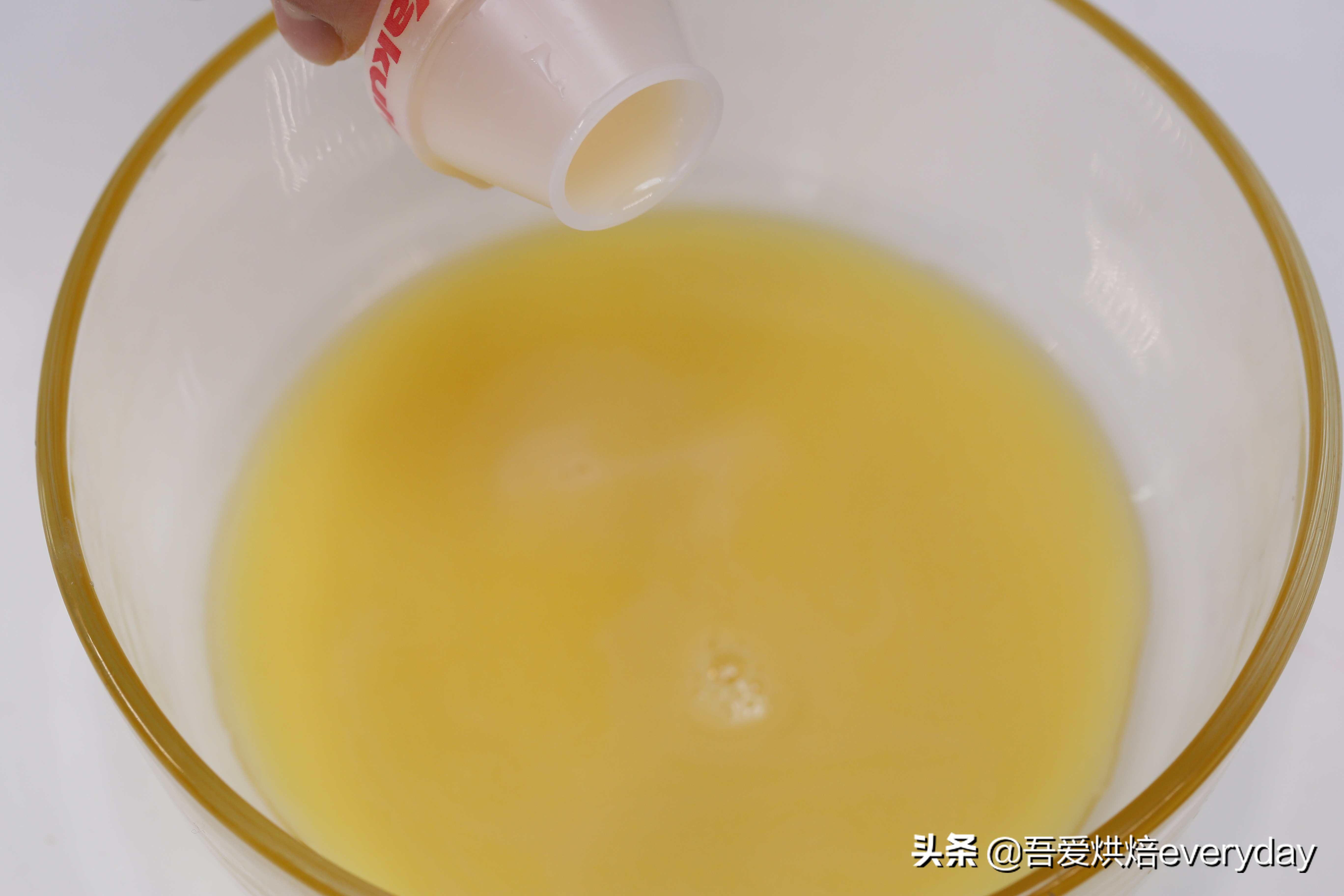 简单又美味的百香果布丁，3分钟学会，宝宝也能吃