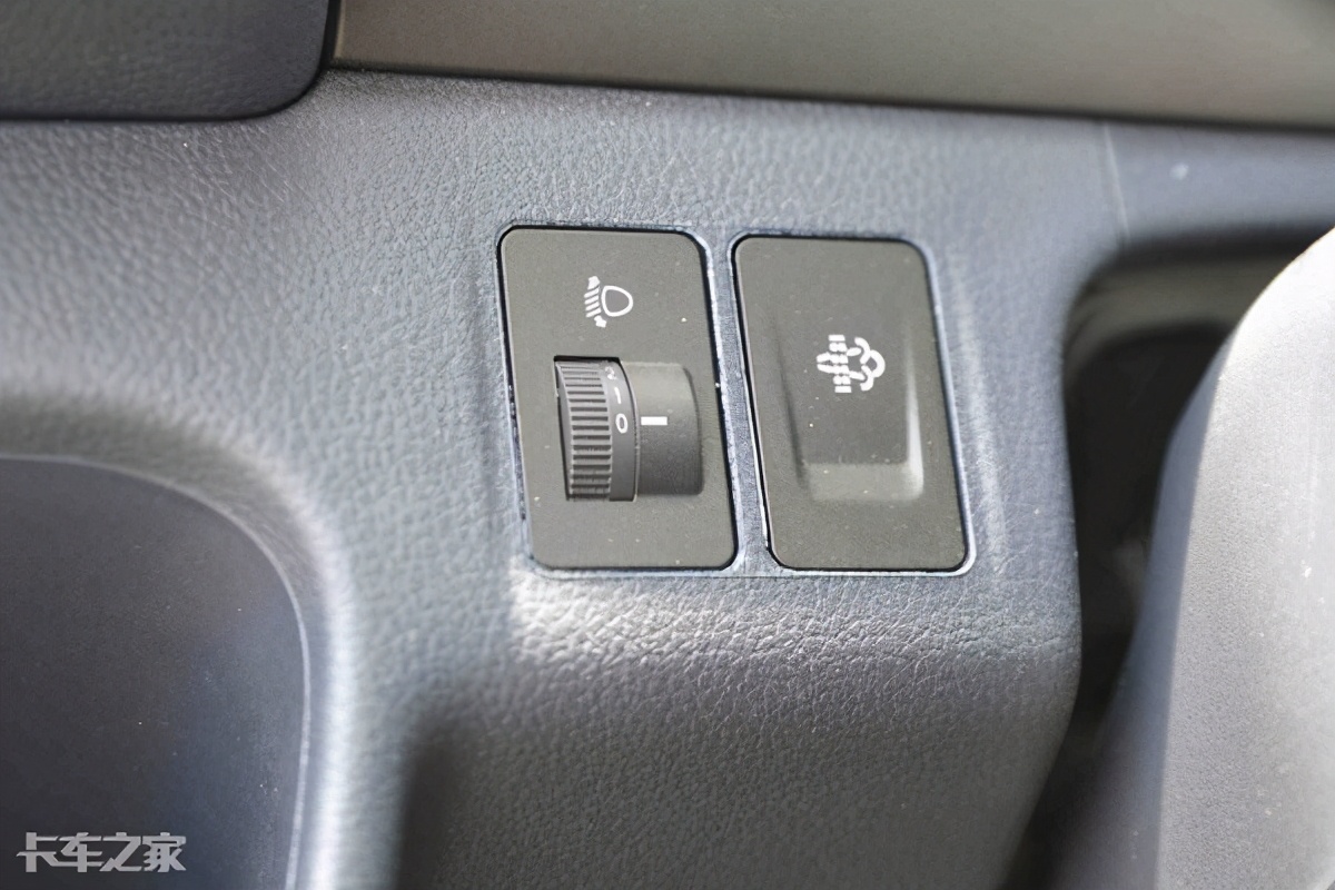 五十铃轻卡国五好还是国六好,庆铃五十铃新能源轻卡最新款