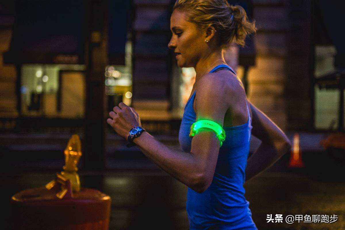 工作压力大总失眠别吃药，试试睡前跑步，这样跑900米效果好