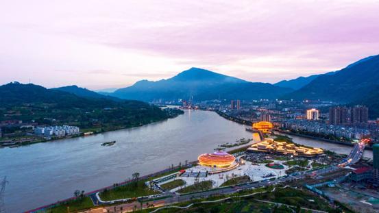 乐山沙湾沫若戏曲公园高清鸟瞰图,沙湾沫若戏剧小镇航拍夜景